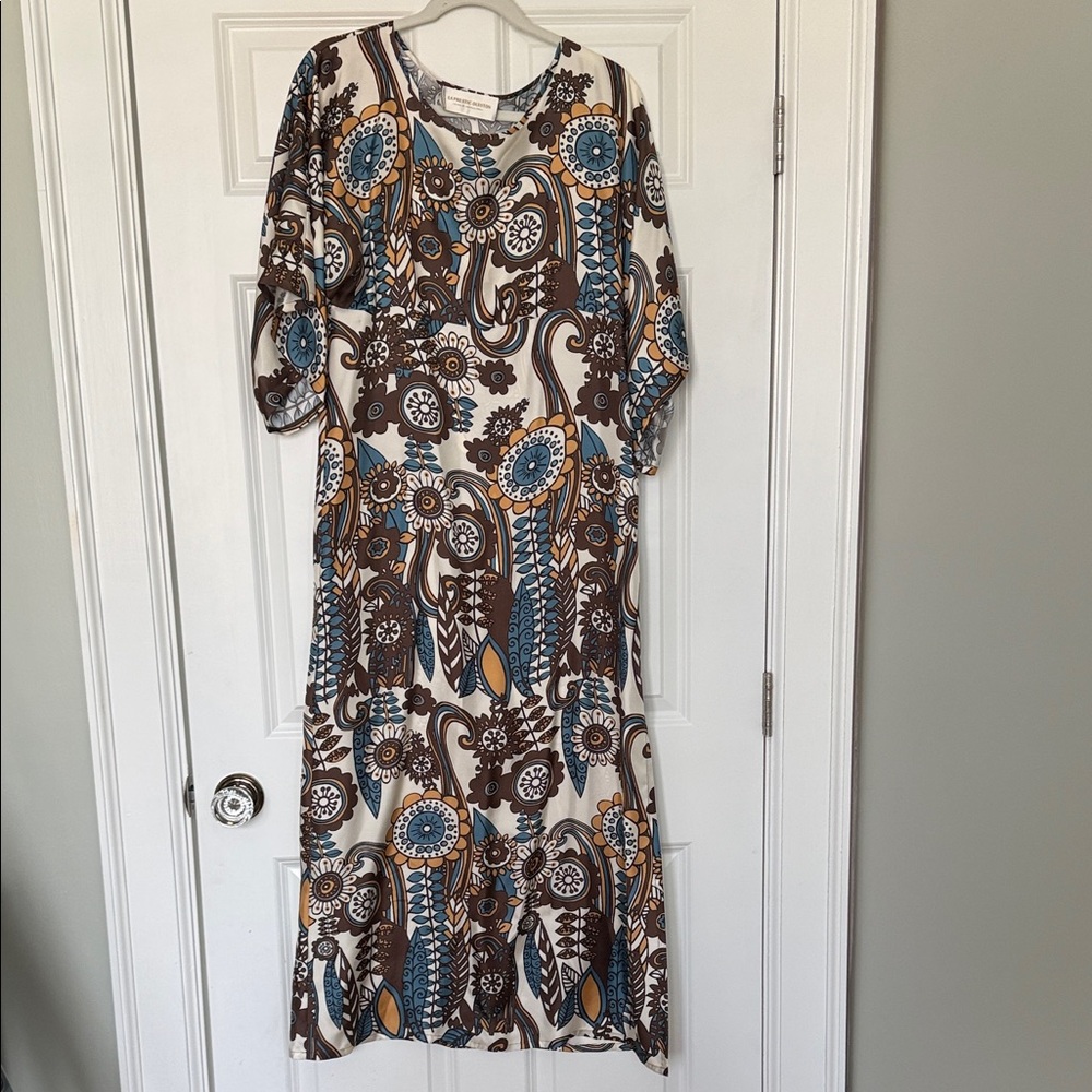 Elegant Brown and Blue Patterned Dress